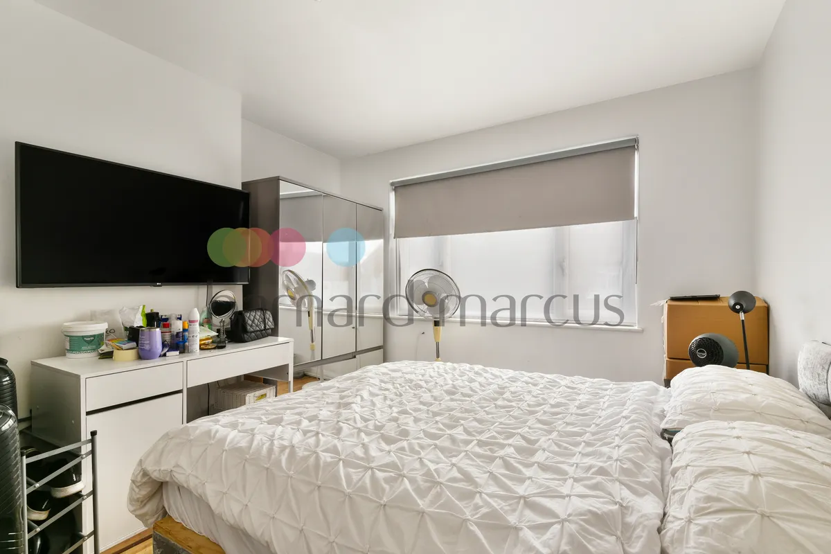 House Curzon Road in Greater London