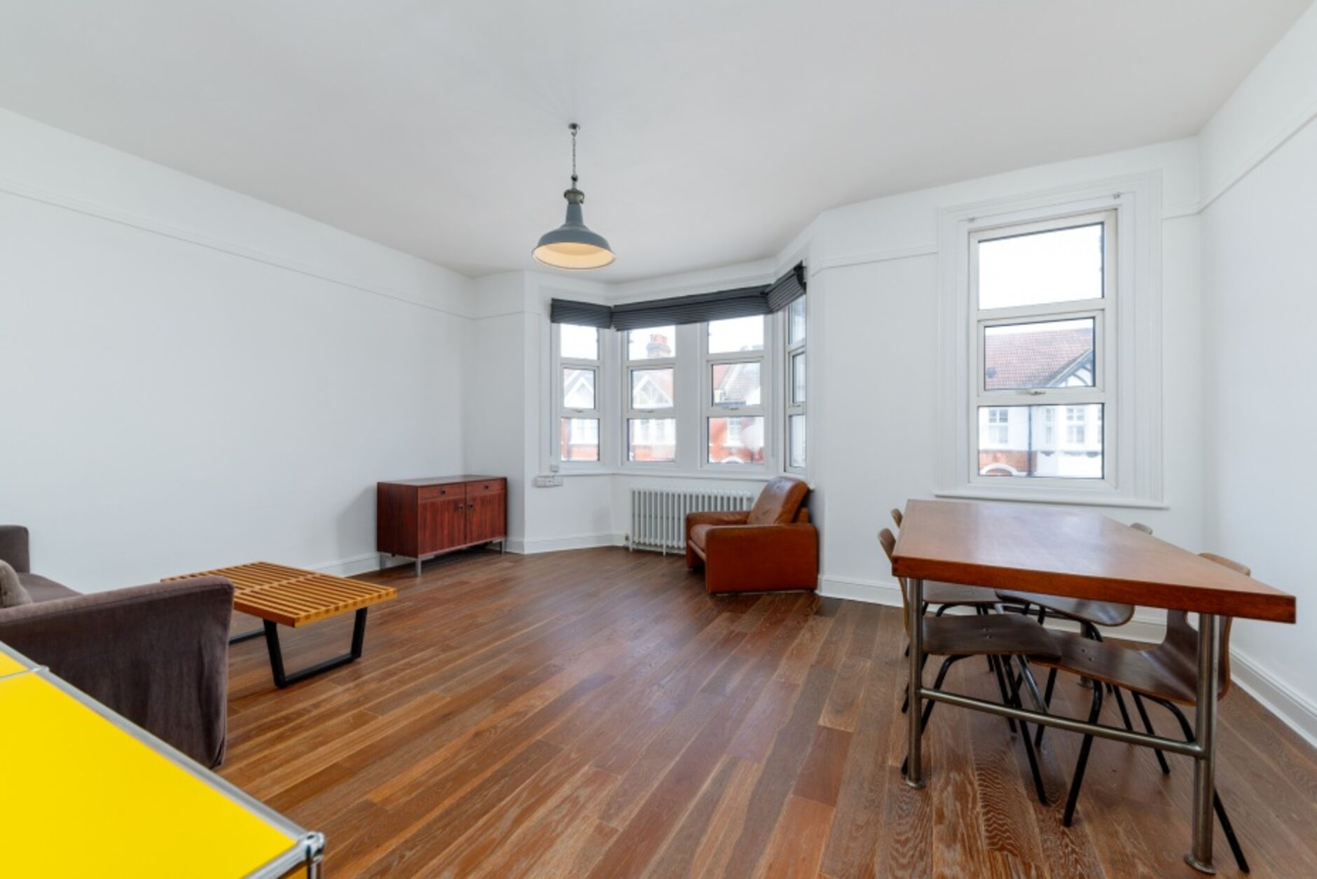 Flat First Avenue in Greater London