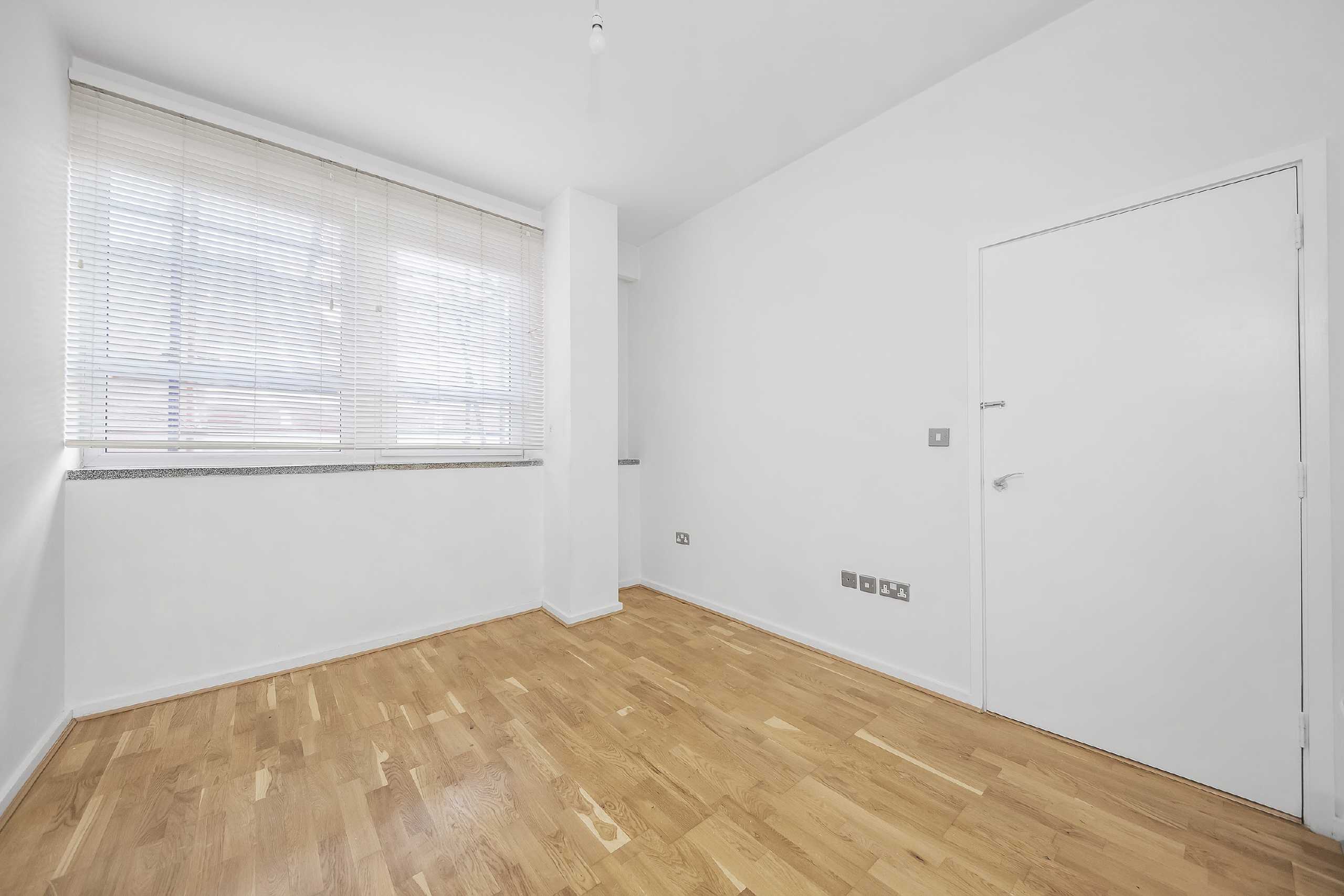 Flat Calderwood Street in Greater London