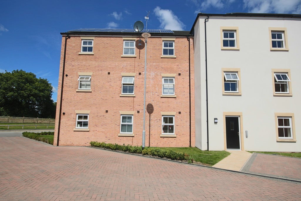 Flat Heyford Avenue in Chorley