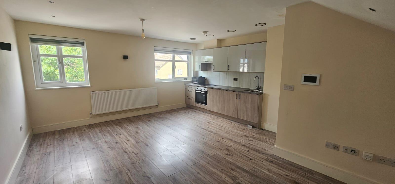Flat Hornchurch Road in Greater London