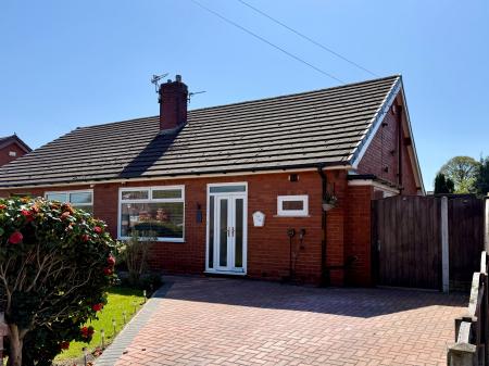 House Moss Bank Close in Bolton