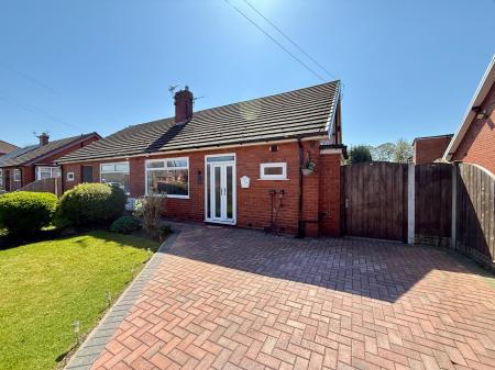 House Moss Bank Close in Bolton