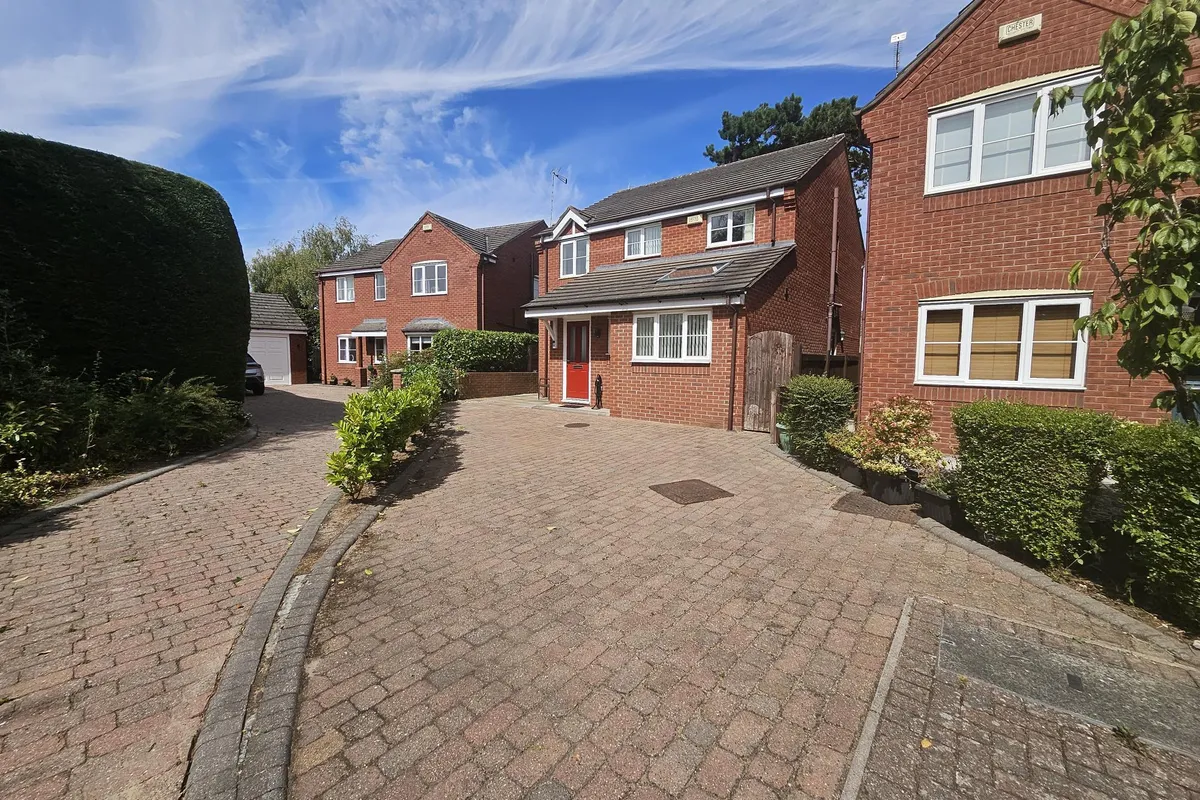 House Vernon Close in Saughall