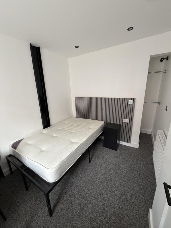 Room Edward Street in Charnwood