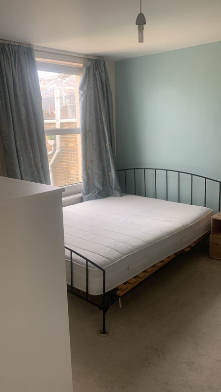 Room Mayflower Road in Greater London