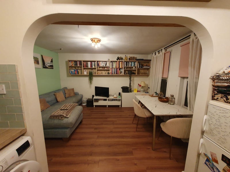 Room Mayflower Road in Greater London