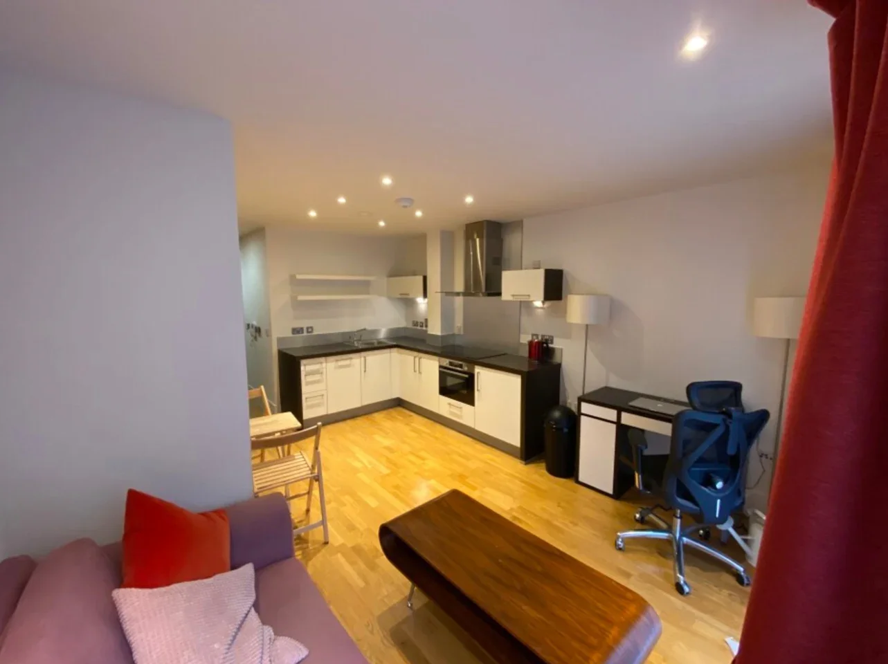 Flat Conewood Street in Greater London