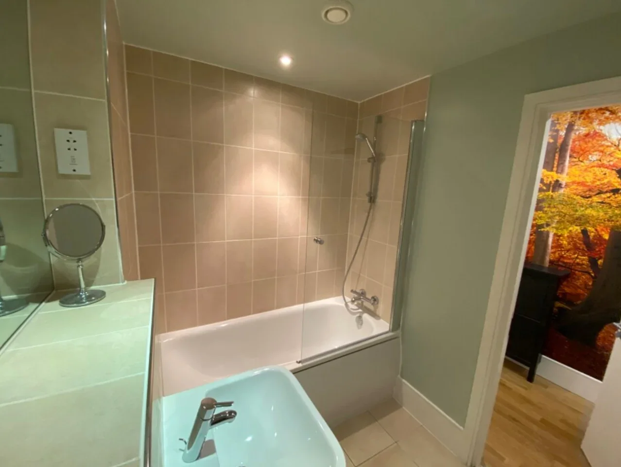 Flat Conewood Street in Greater London