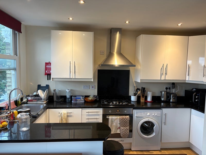 Room Tankerville Road in Greater London
