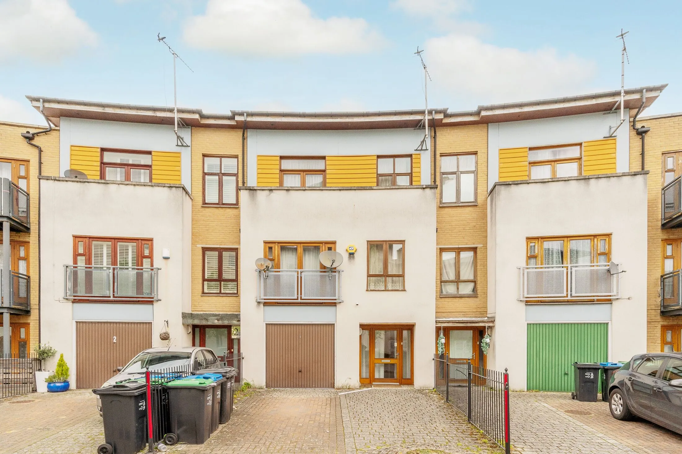 House Queen's Road in Greater London