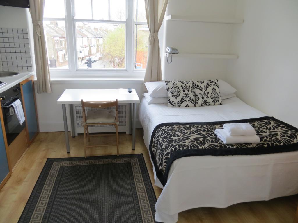 Room Fulham Palace Road in Greater London