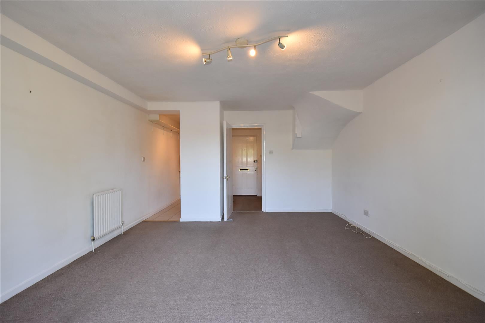Flat Meath Green Lane in Reigate and Banstead