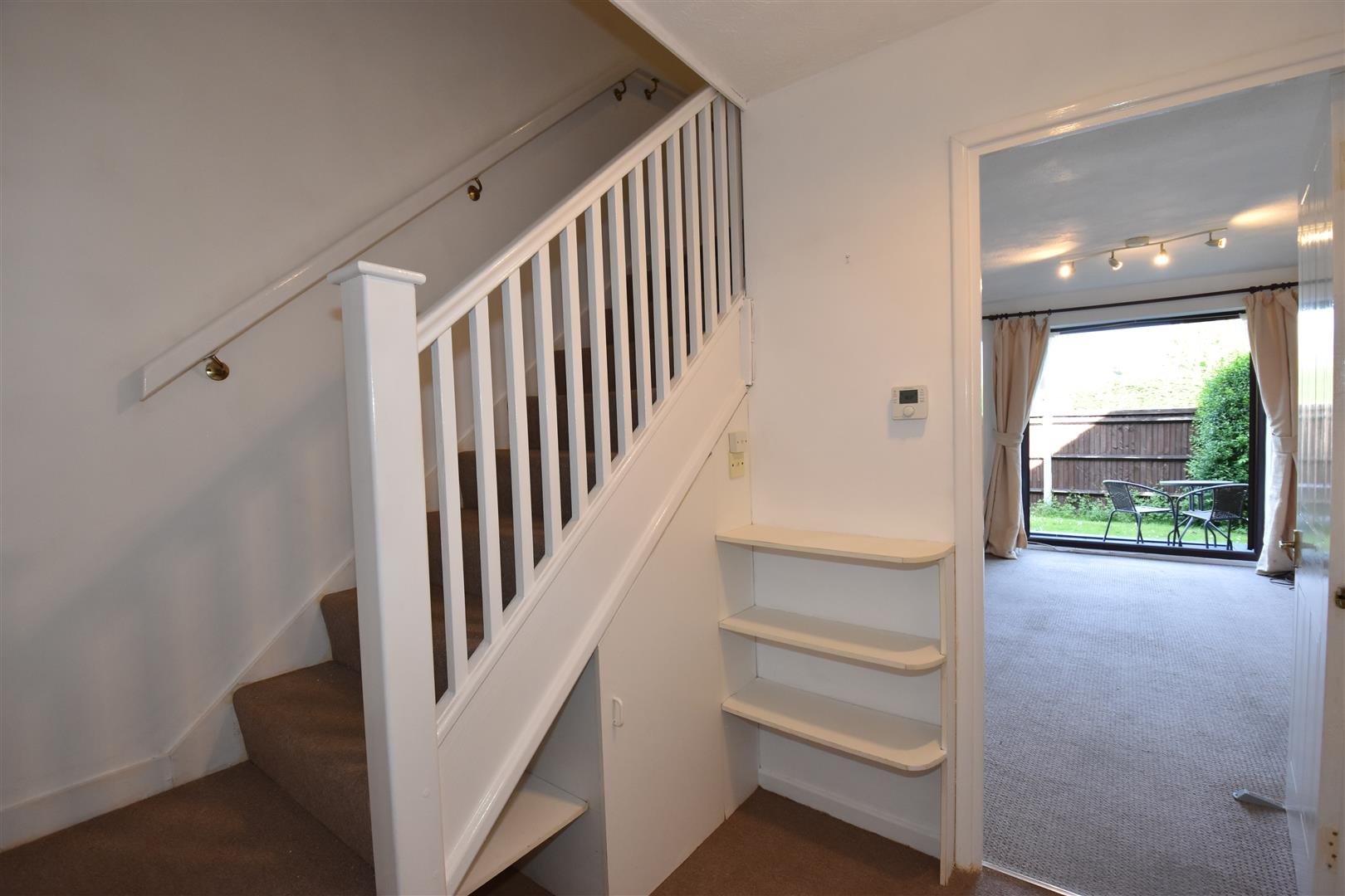 Flat Meath Green Lane in Reigate and Banstead