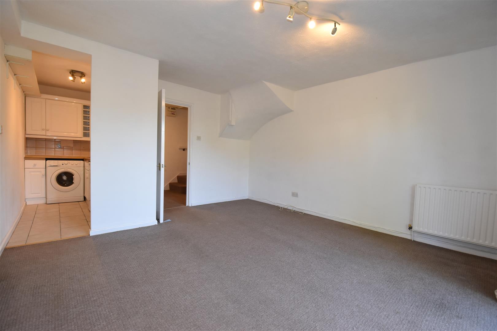 Flat Meath Green Lane in Reigate and Banstead