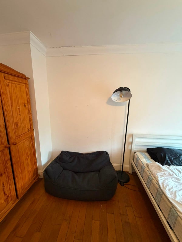 Room Brabazon Street in Greater London