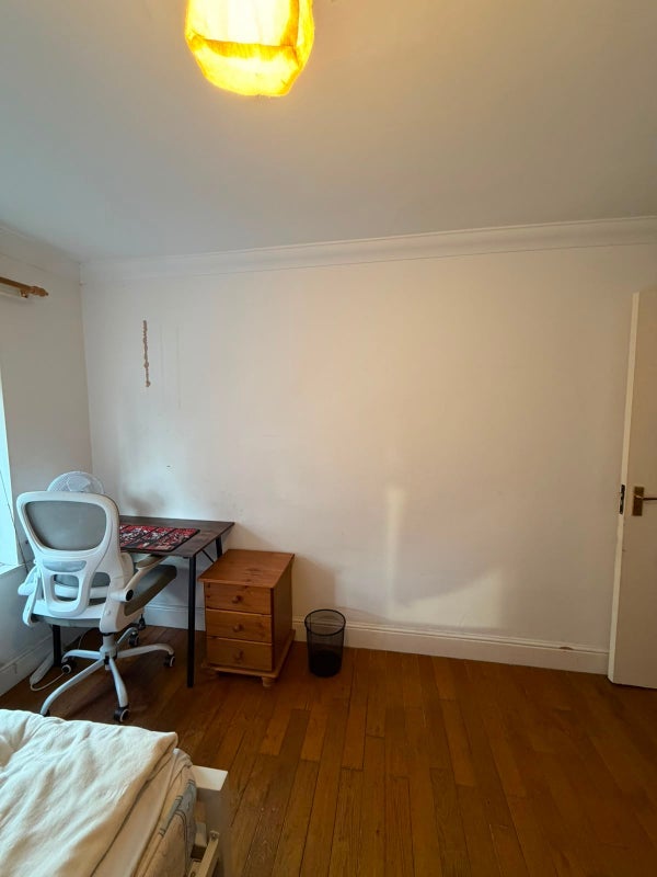 Room Brabazon Street in Greater London