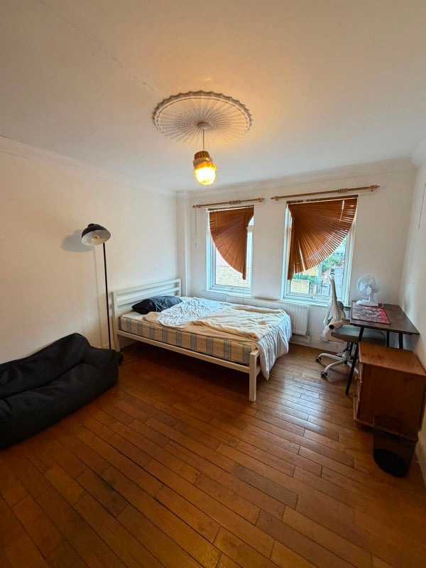 Room Brabazon Street in Greater London