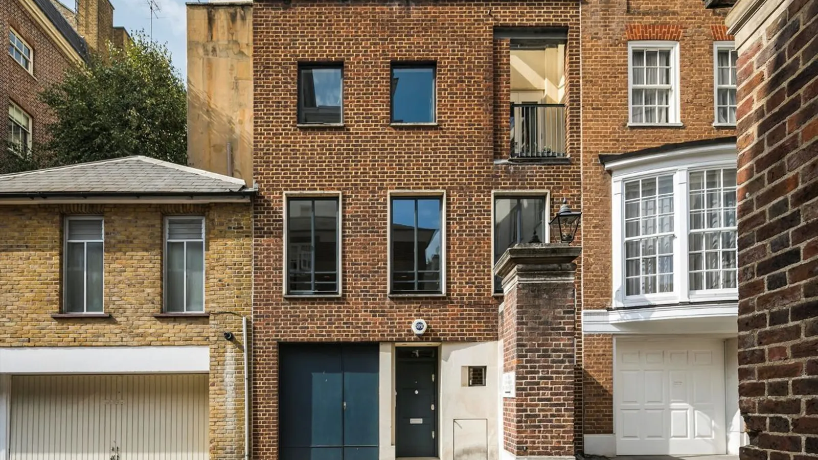 House Catherine Wheel Yard in City of Westminster