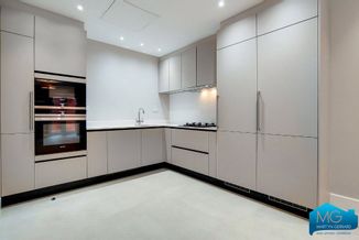 Flat Fitzjohn's Avenue in Greater London