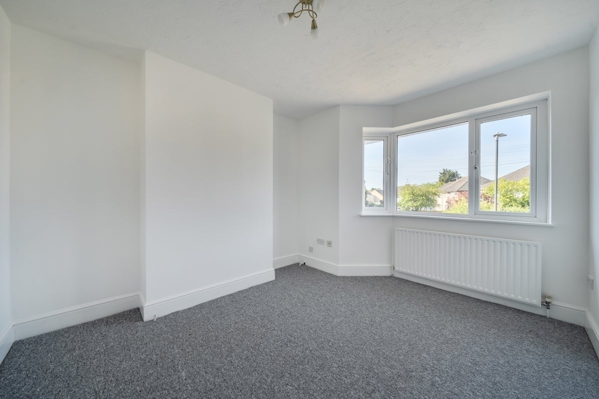Flat Melmore Gardens in Cotswold District