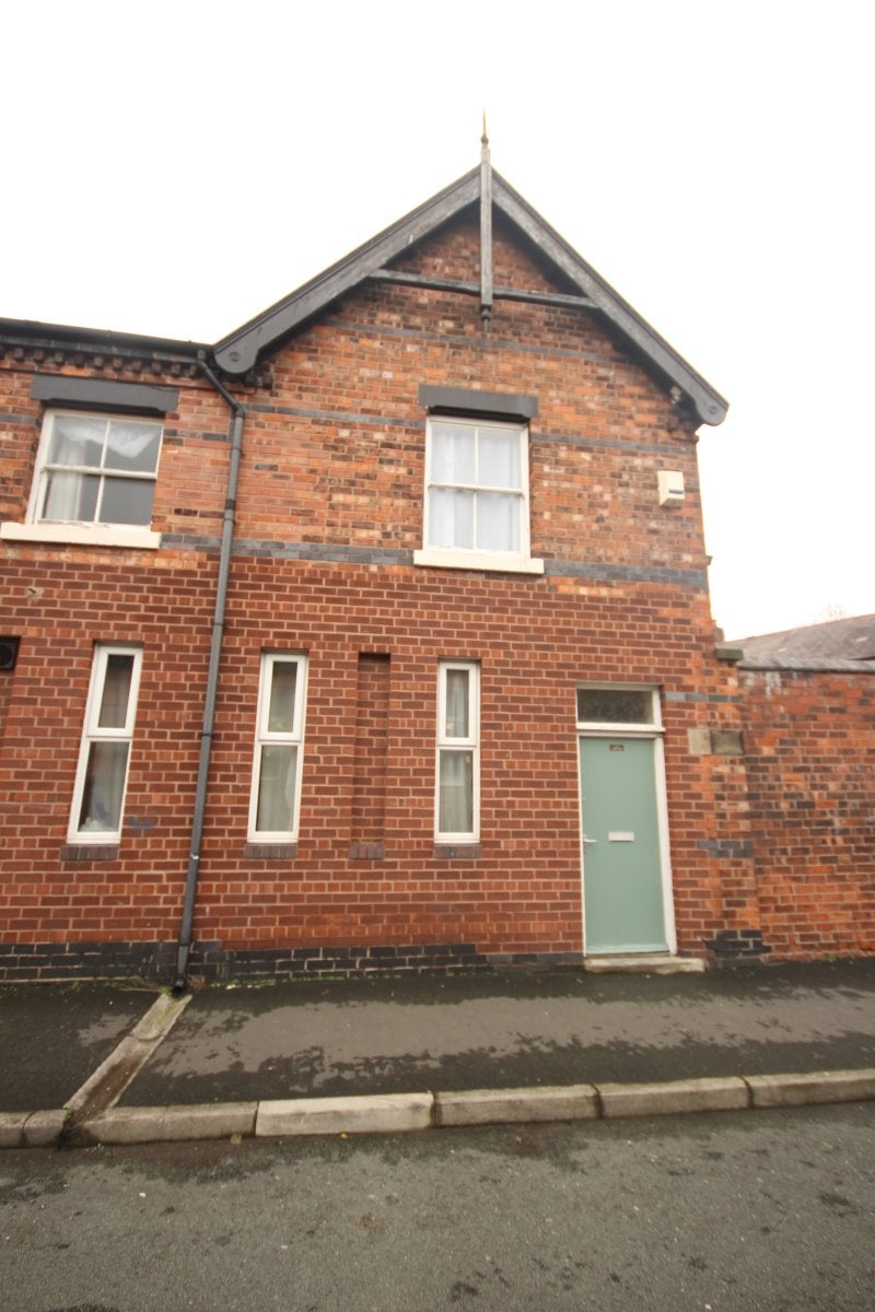 Flat Ewart Street in Saltney