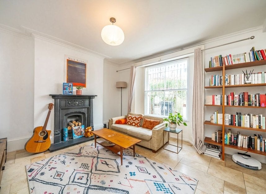 Flat King Edward's Road in Greater London