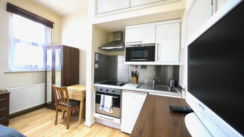 Flat Brondesbury Park in Greater London