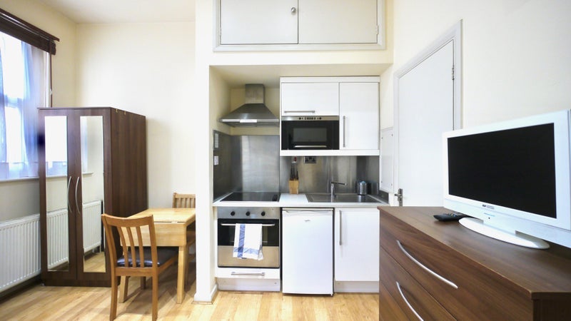 Flat Brondesbury Park in Greater London
