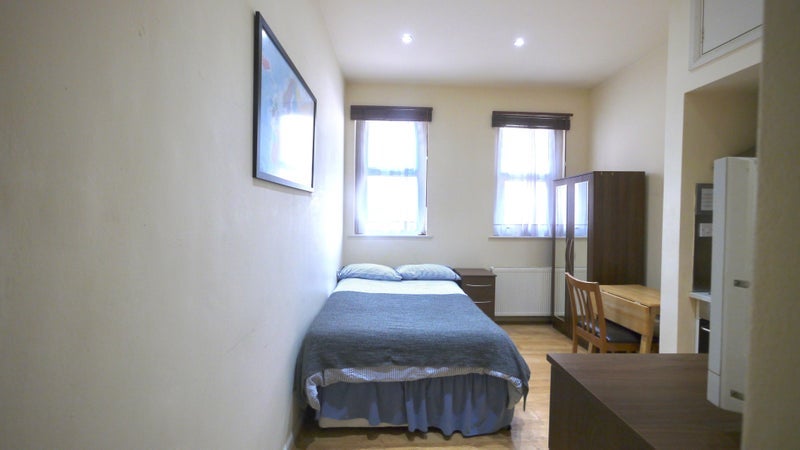 Flat Brondesbury Park in Greater London