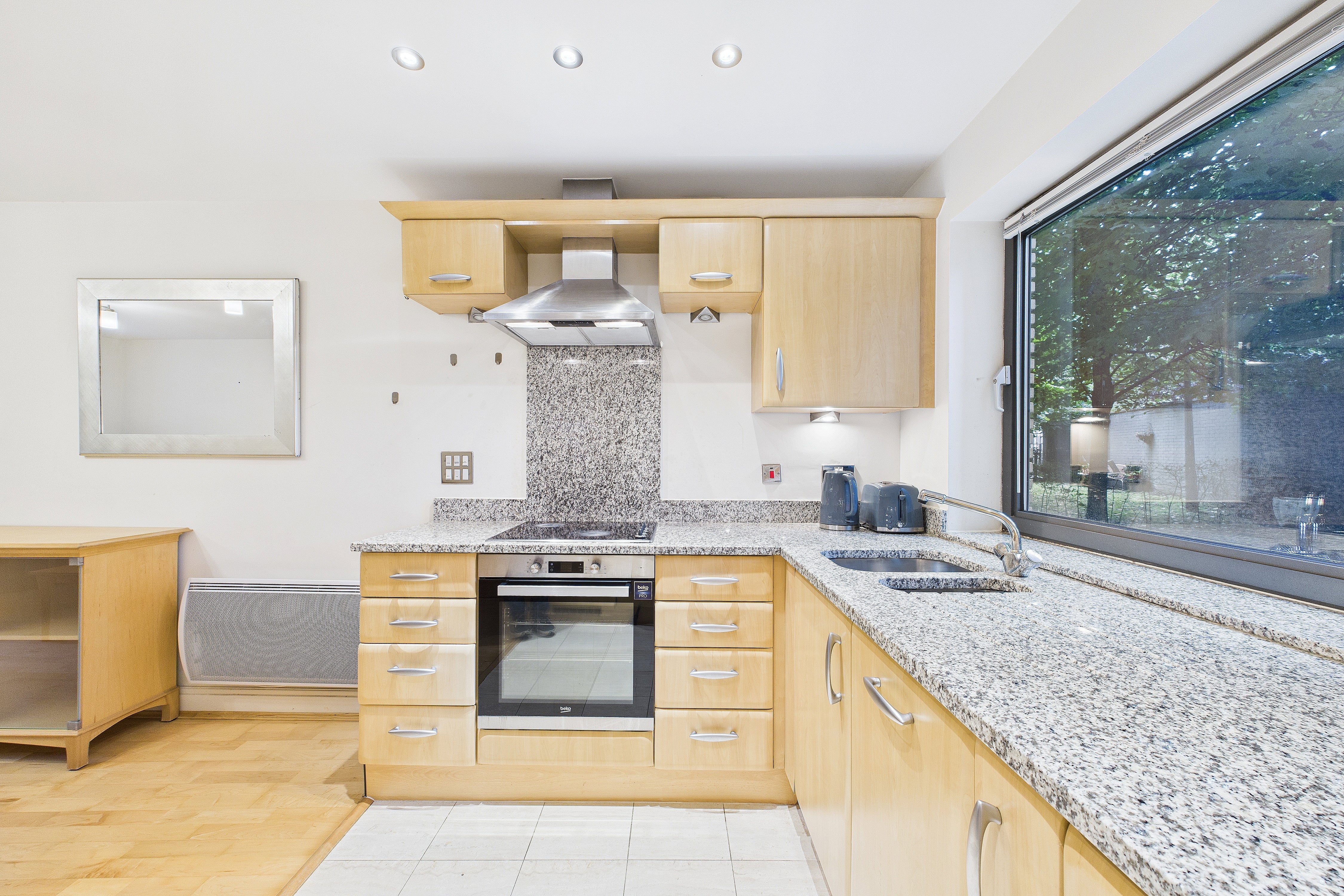 Flat Montaigne Close in City of Westminster