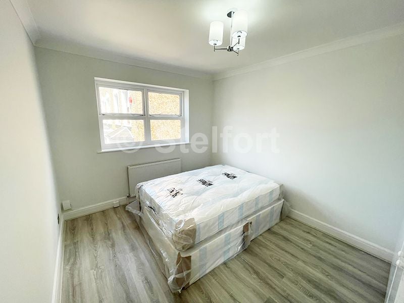 Flat Corbyn Street in Greater London