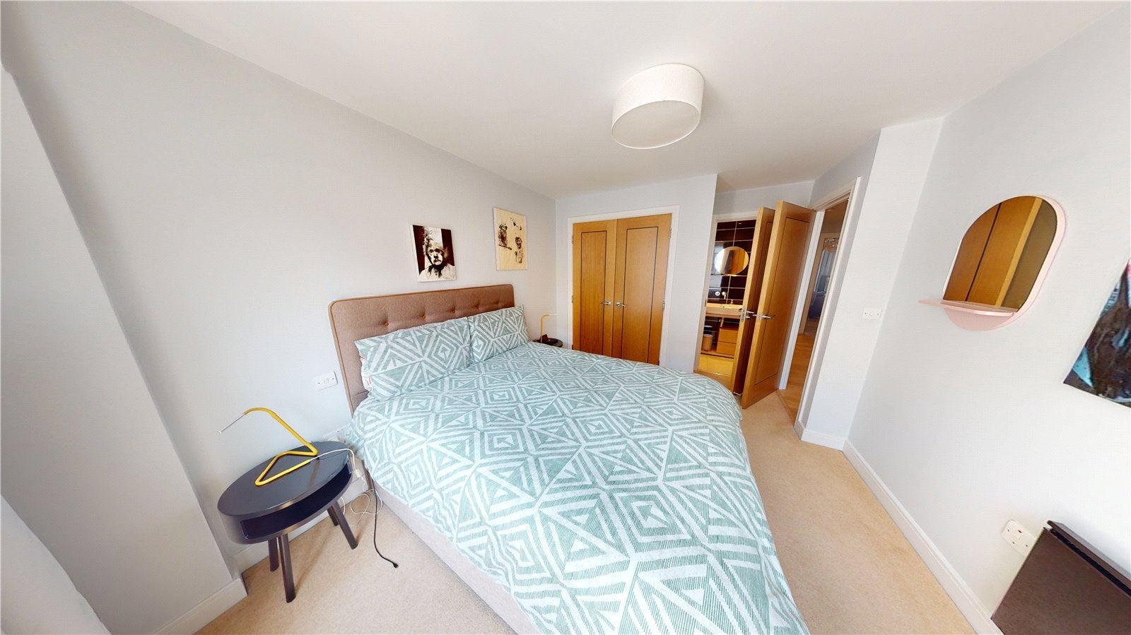 Flat Queen Square in Bristol