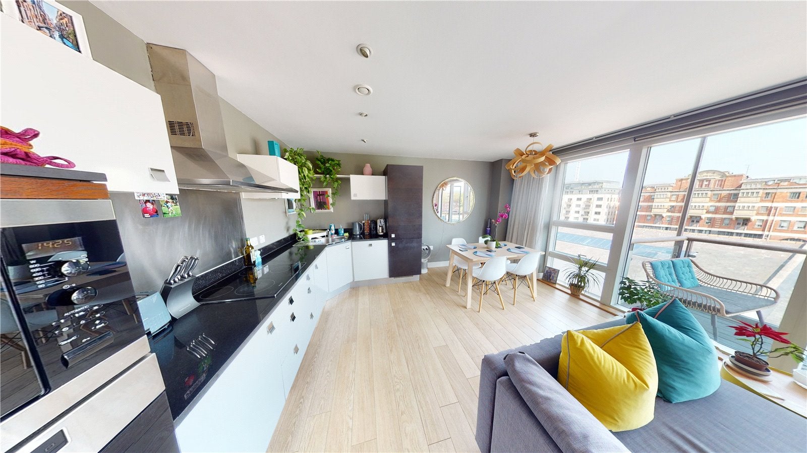 Flat Queen Square in Bristol
