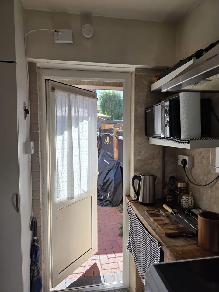 Flat Sheldrick Close in Greater London