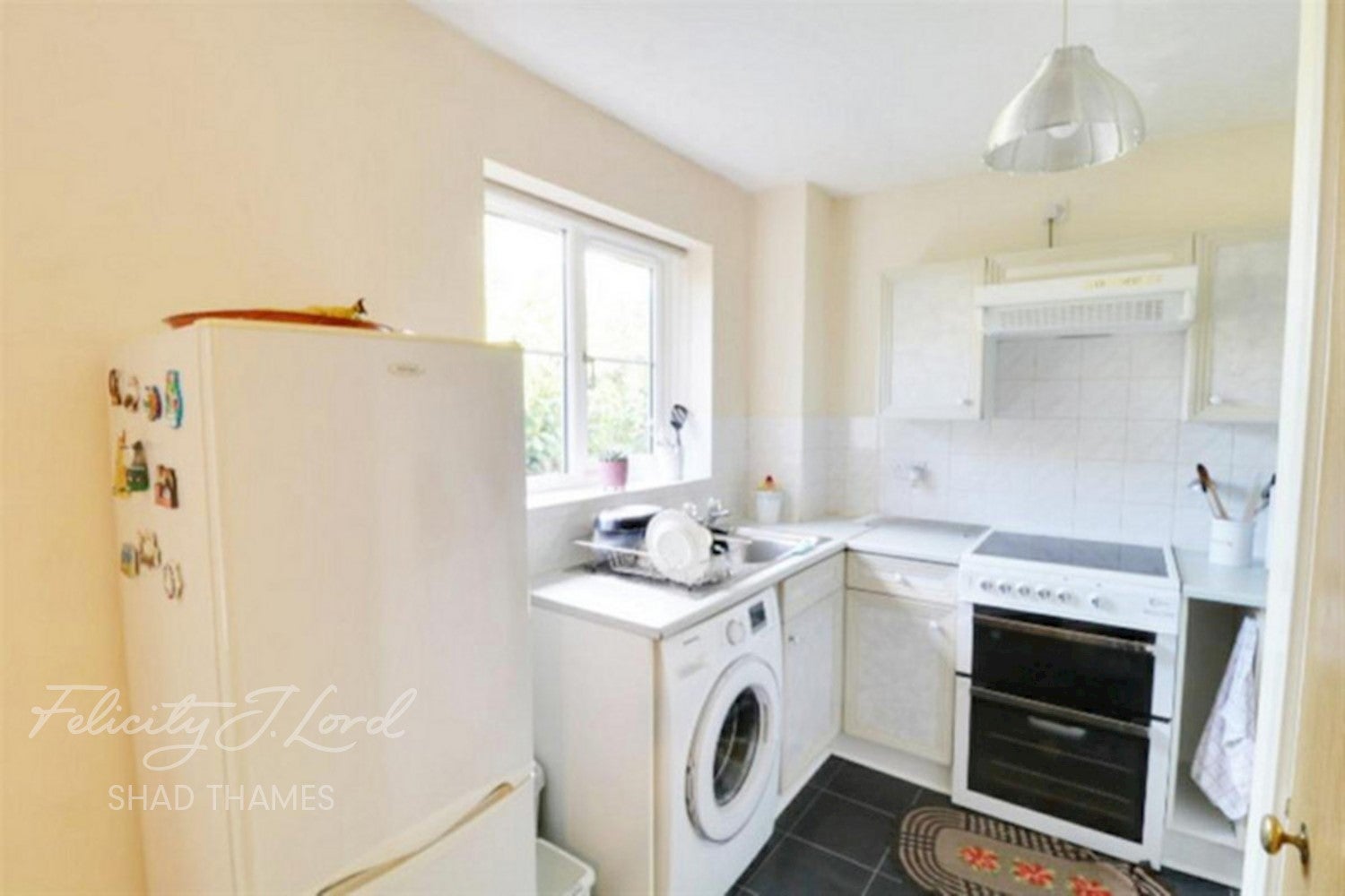 Flat Stubbs Drive in Greater London