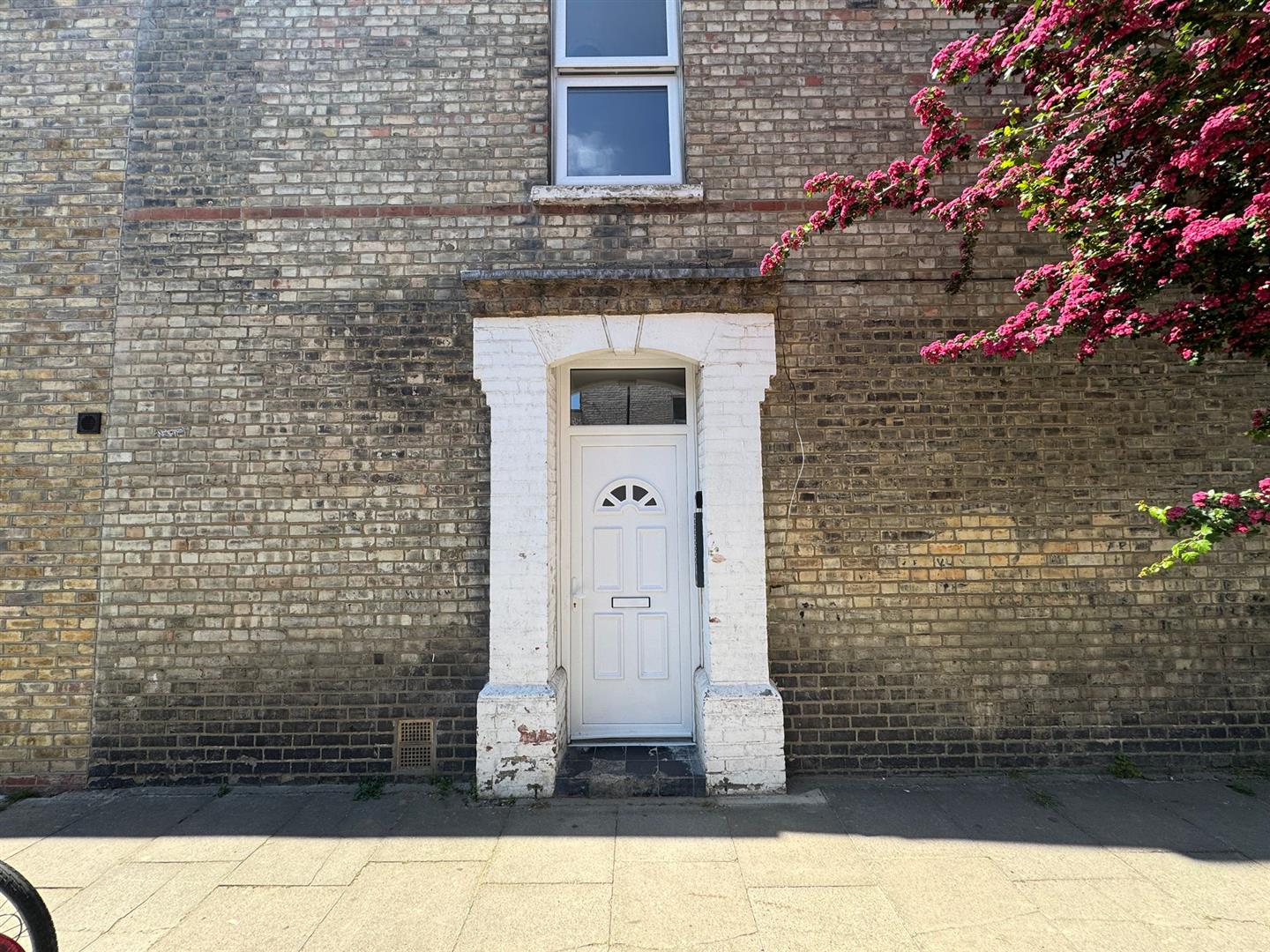 Flat Pakeman Street in Greater London