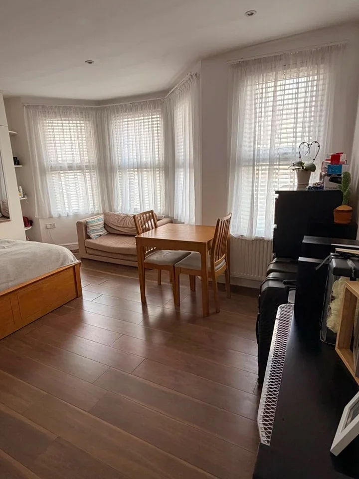 Flat Balfour Road in Greater London
