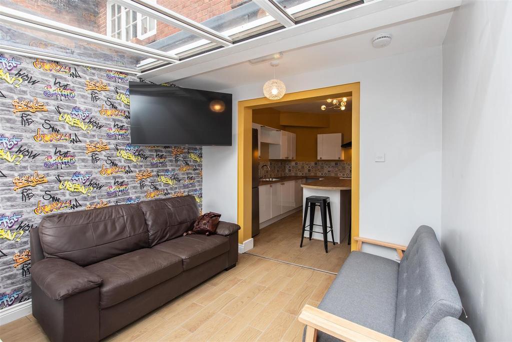 Flat Bournbrook Road in Birmingham