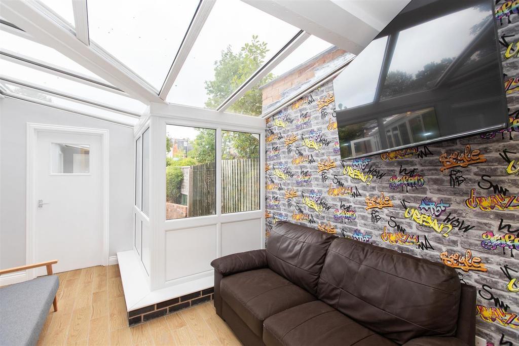 Flat Bournbrook Road in Birmingham