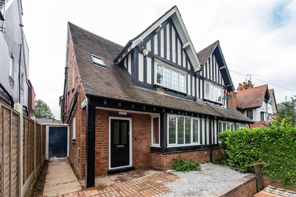 Flat Bournbrook Road in Birmingham