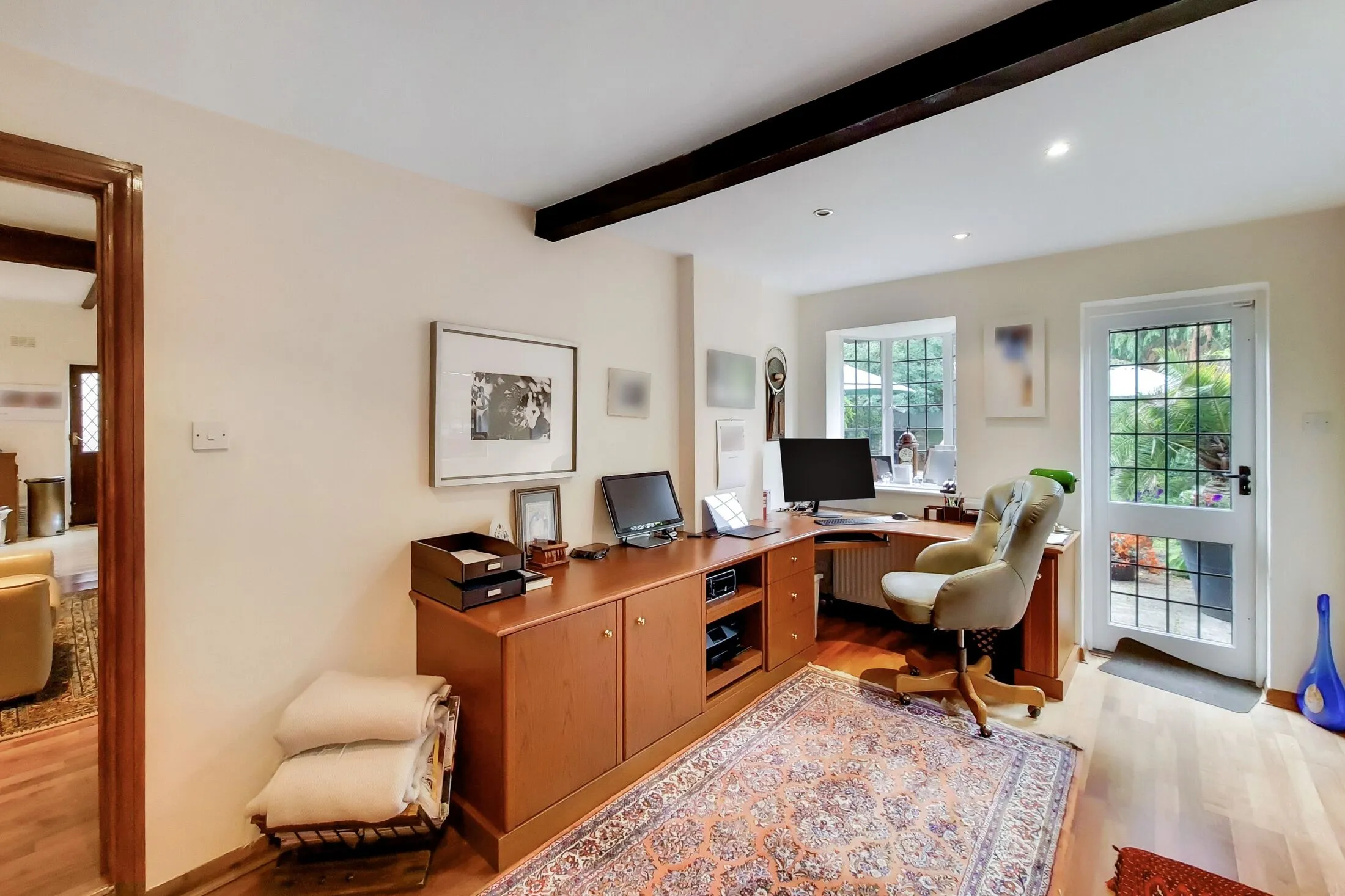 House Canons Drive in Greater London