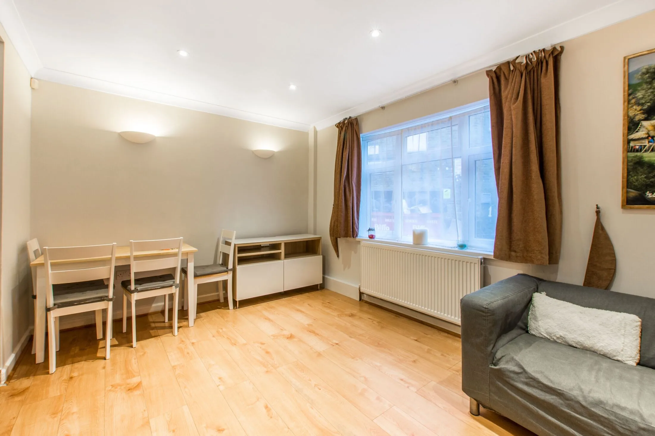 House Gladstone Mews in Greater London