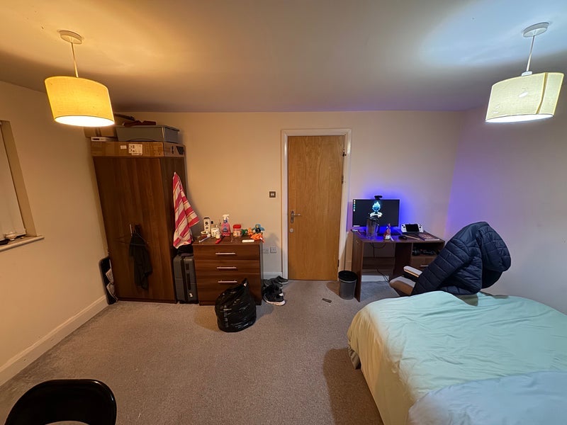 Room Bradshaw Close in Birmingham