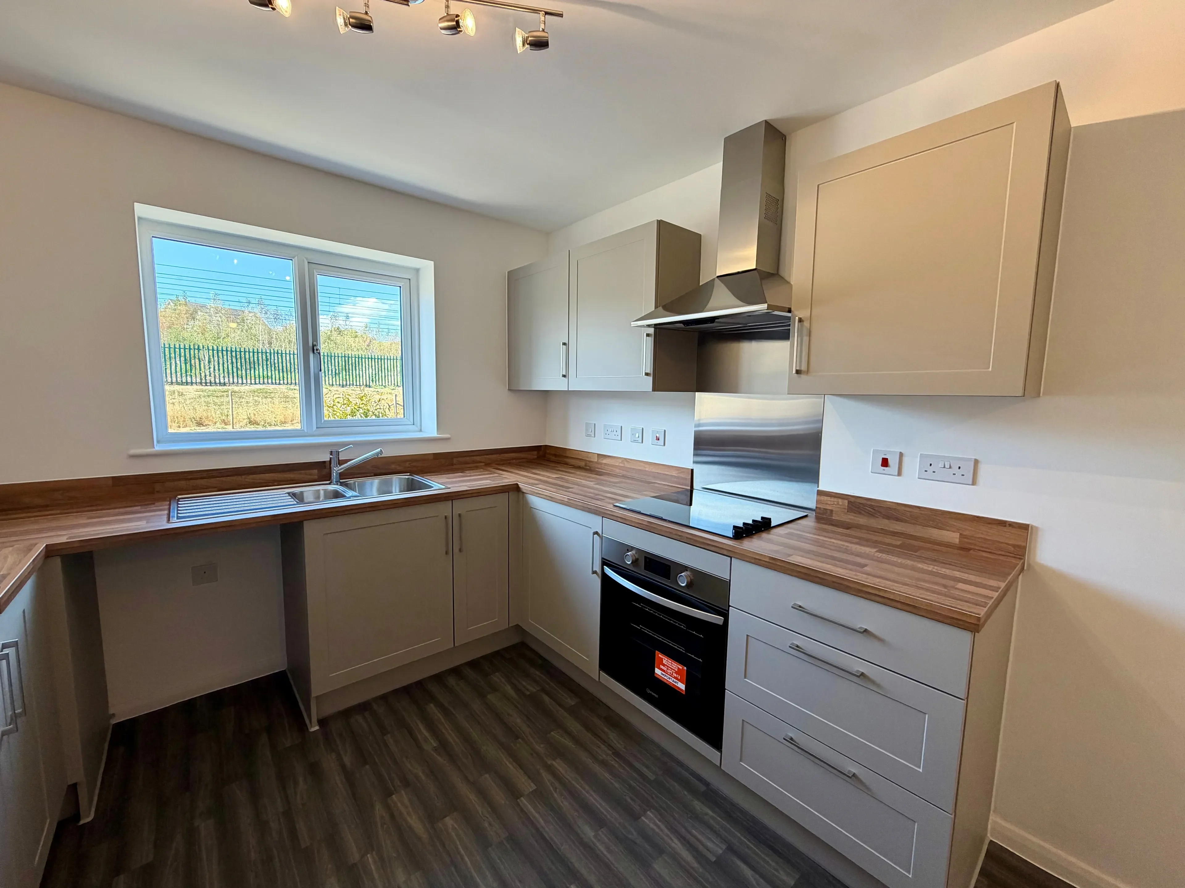 House Roundhouse Way in Wellingborough