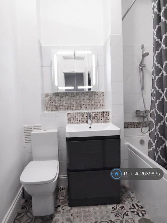 Flat Ladbroke Grove in Greater London