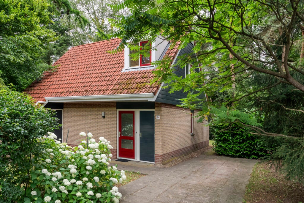 Huis Zonnebloemweg 10 044 in Lemele