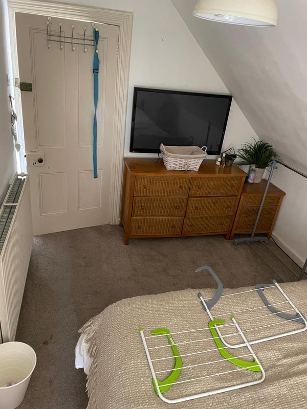 Room Deans South in Livingston