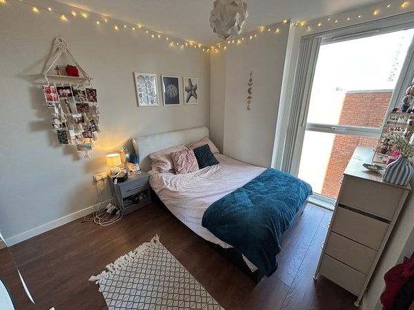 Flat Sillavan Way in Salford