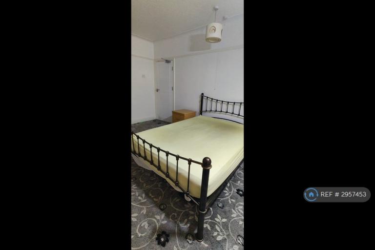 Room Goodmayes Lane in Greater London